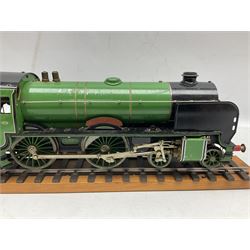 Gauge I - Aster live steam Southern Railway 4-4-0 Schools Class locomotive 'Winchester' No.901 with six-wheel tender; twin outside cylinders, smoke deflectors and spirit burner fed from tender tank, with Aster serial no. 6141167 between the wheels (2)