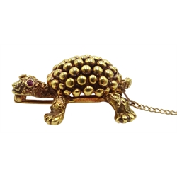  18ct gold tortoise brooch with ruby eyes by Hans Georg Mautner, London 1962  