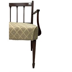 Edwardian walnut settee, reed moulded upright back over sprung seat upholstered in lozenge pattern fabric, square tapering supports with spade feet