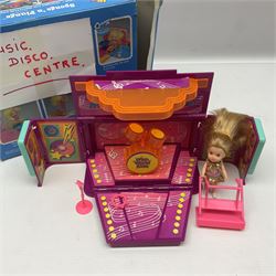 Wish World Kids - Eleven play sets comprising Treats ‘n Sweets Refrigerator, Grin ‘n Win TV, Sponge ‘n Plunge Bathtub, Socks ‘n Locks Dresser, Spice ‘n Slice Stove, Sleep ‘n Leap Bed, File ‘n Smile Desk, Blaze ‘n Braise Fireplace, Hear ‘n Cheer playset in Sponge ‘n Plunge box, two Read ‘n Speed Chair playsets in one box