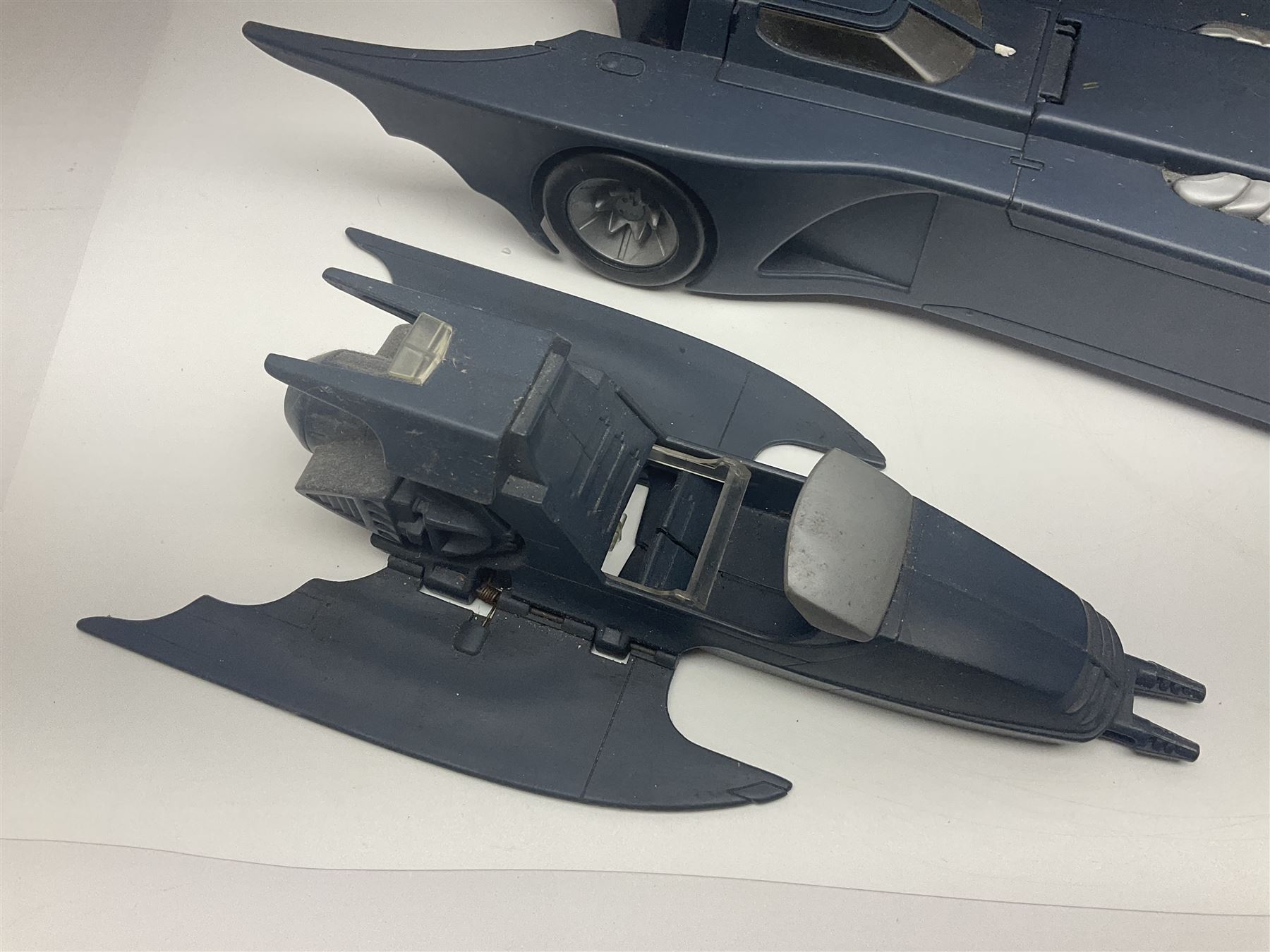 Eaglemoss Batman Universe Collector’s Bust ‘Rebirth Cowl’ with ten further Batman boxed and loose vehicles, figures and collectables to include Metals Die-Cast, Mattel, Hot Wheels etc, in two boxes