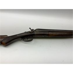 Blake & Beeley of Mansfield 12-bore side-by-side double barrel hammer shotgun with top lever action, 76.5cm barrels, walnut stock with chequered pistol grip and fore-end with horn tip serial no.123367, L118cm overall SHOTGUN CERTIFICATE REQUIRED