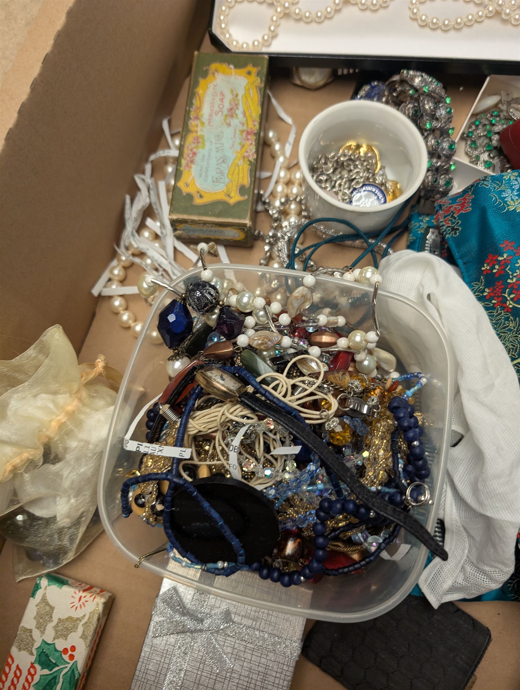 Lotus pearl necklace with 9ct gold clasp, silver jewellery and a collection of costume jewellery and compact mirrors