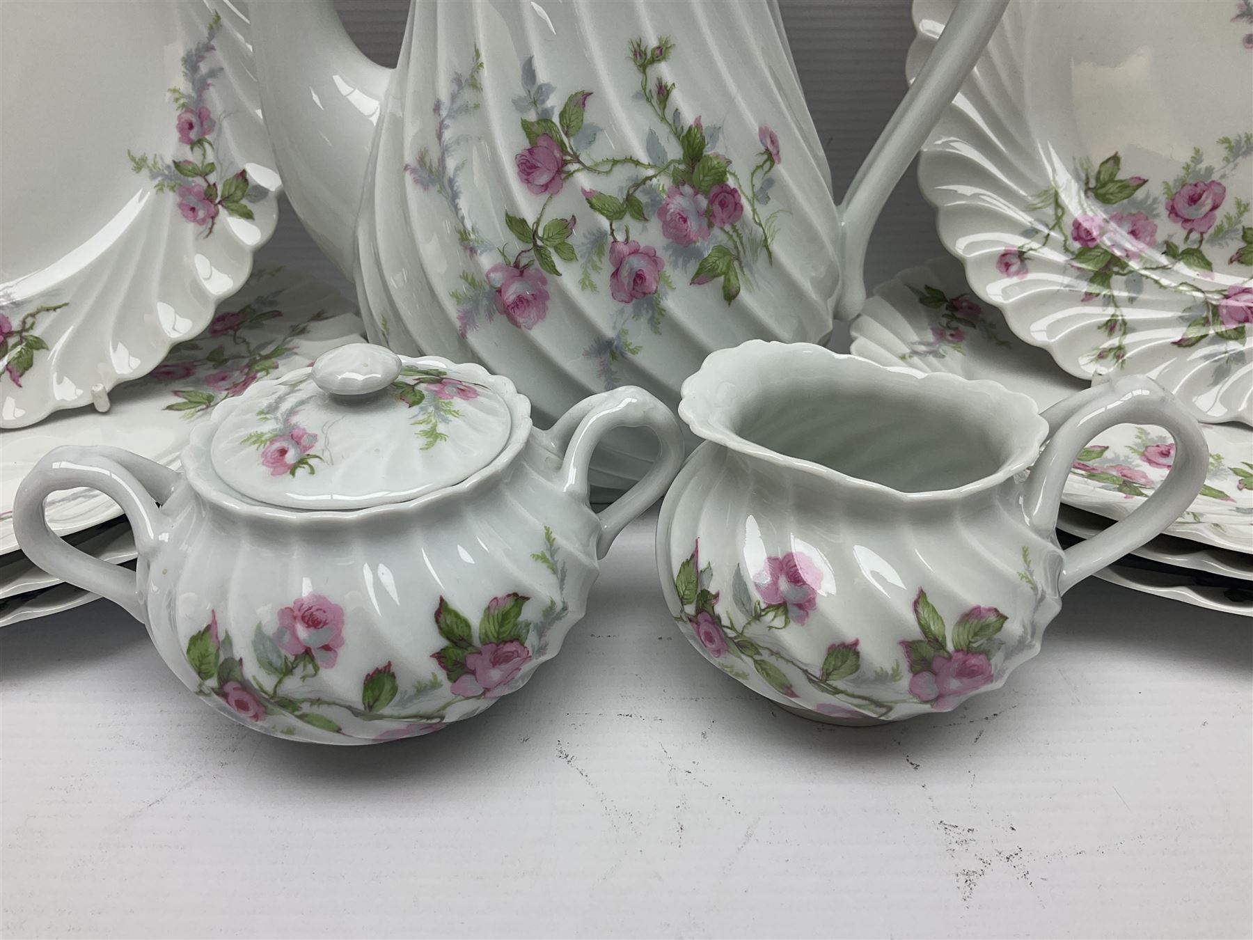 Limoges Haviland pattern coffee service for eight, comprising coffee pot, covered sucrier, milk jug, dessert plates, cups and saucers (27)