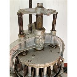 Record - All British cast iron 38 section manual dough divider, with tray - THIS LOT IS TO BE COLLECTED BY APPOINTMENT FROM DUGGLEBY STORAGE, GREAT HILL, EASTFIELD, SCARBOROUGH, YO11 3TX