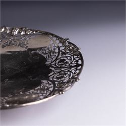 Mid 20th century silver dish, of circular form with pierced fruiting vine decoration, hallmarked Sheffield 1964, maker's mark SJR, D20.5cm