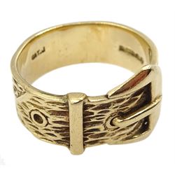 9ct gold textured buckle ring, London 1970
