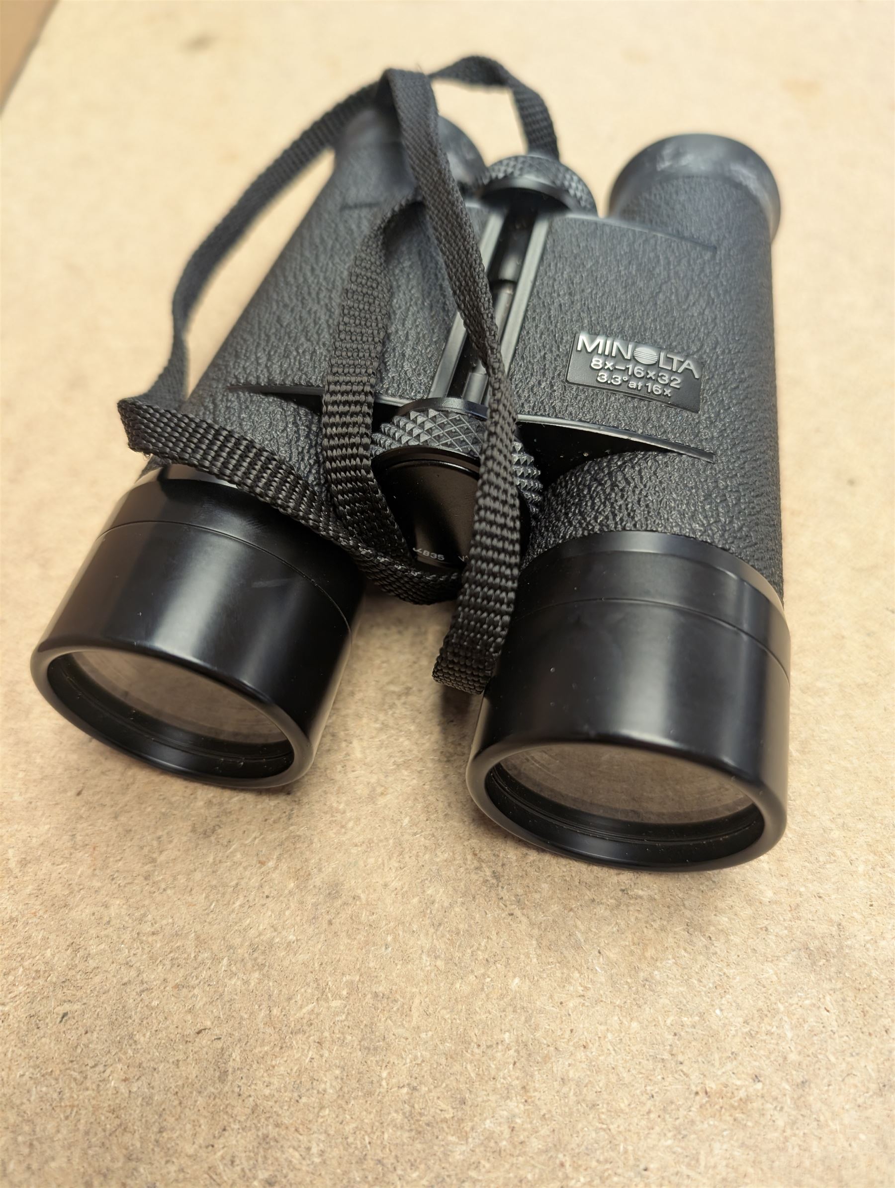 Pair of Minolta 8x-16x32 binoculars in original soft case, together with an Optus Zoom 20-60x60 spotting scope, boxed, Jessops monopod 223 and binocular filters 