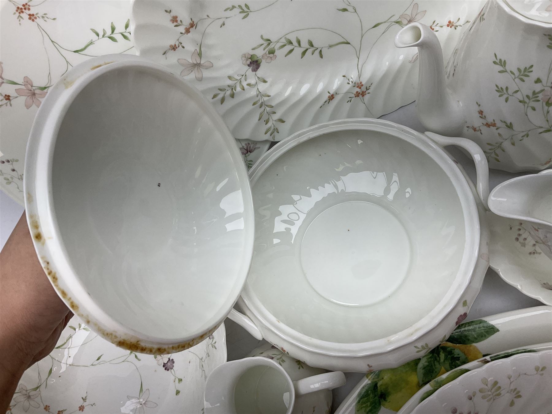Wedgwood Campion pattern tea and dinner wares for eight, comprising twin handled lidded tureen, eight teacups and saucers, eight side plates, coffee pot. sauce boat and stand, open sucrier and milk jug, butter dish, oval serving plate, bowl, etc, together with Royal Doulton Citrus Grove ceramics