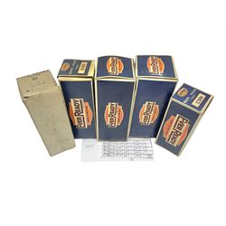 Five Ever Ready thermionic radio valves/vacuum tubes, comprising two EBL31, K40N, C36A, C50N, all in original boxes 