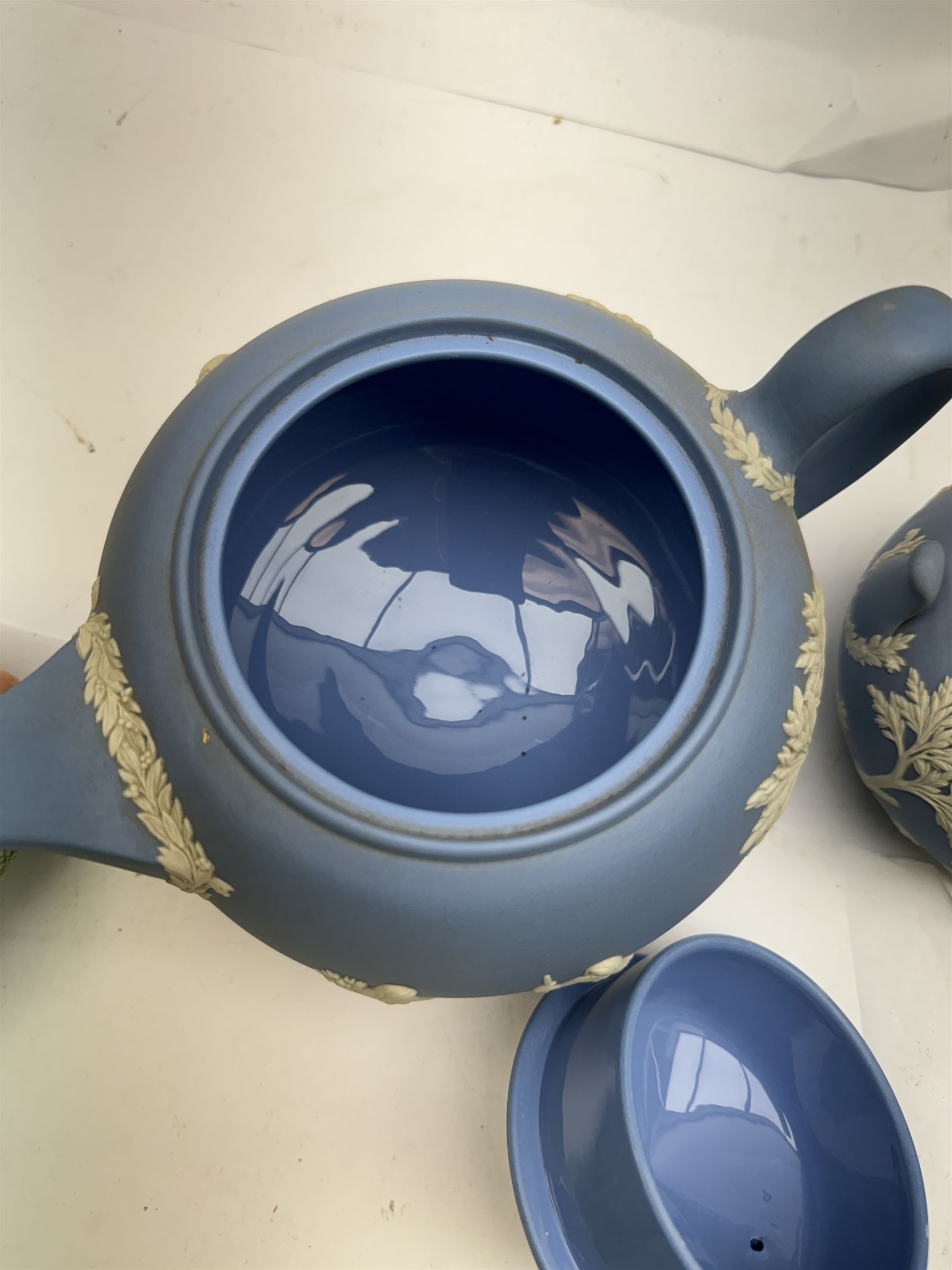 Wedgwood Jasperware tea and coffee wares, comprising teapot, coffee pot, milk jug, covered sucrier, coffee can and saucer and teacup and saucer 