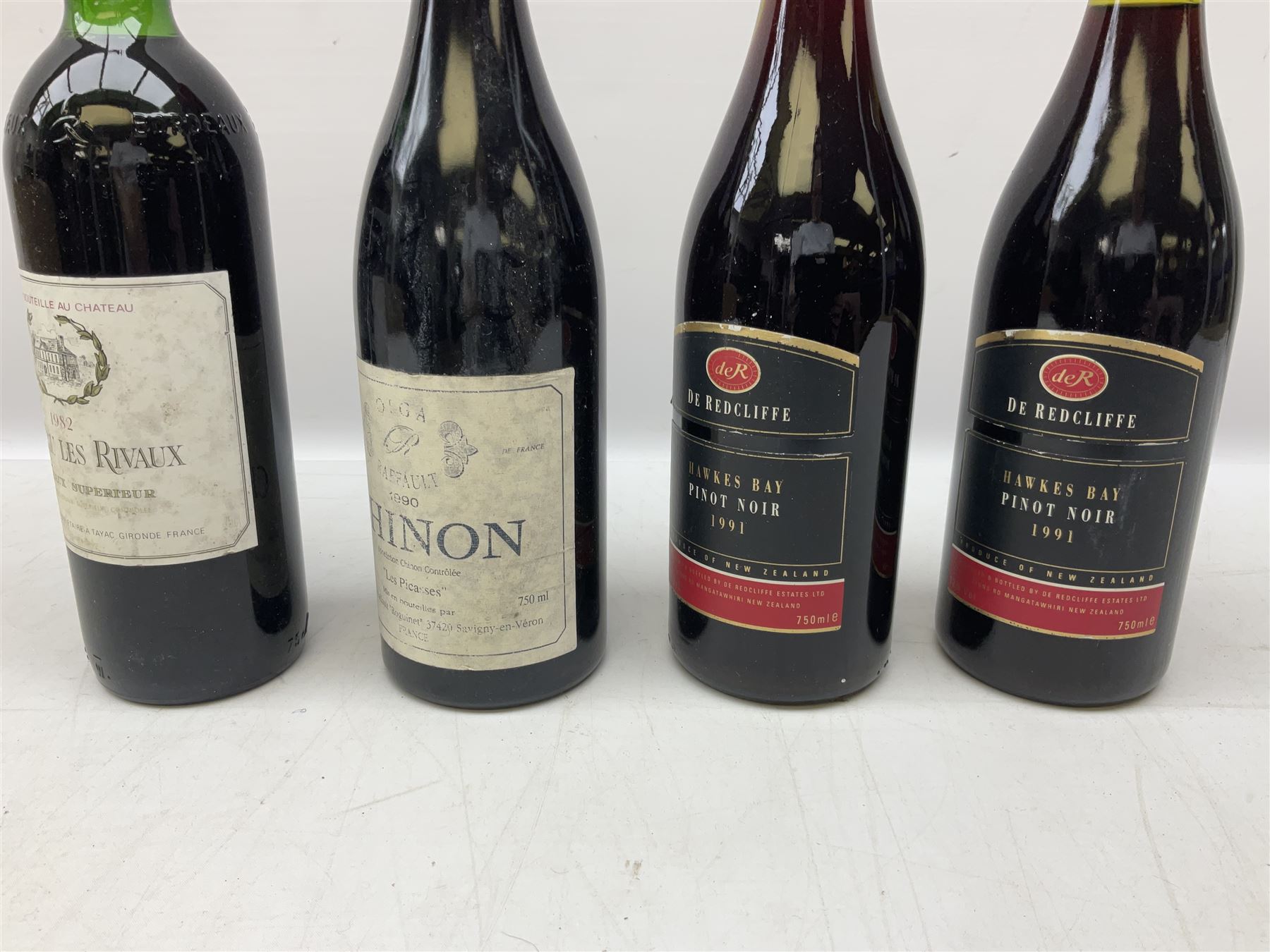 Mixed red wines including two bottles Domaine De Font-Sane, 750ml, 13.5% vol, one bearing 1992 to label, Vina Amezola, 1990, rioja, 75cl, 12.5% vol, Louis Latour, 1993, Santenay, 75cl, 13.5% vol, etc (9)