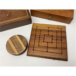 Collection of wooden games, to include The Captains Mistress, The Sailors Dice Box, dominoes and chess etc