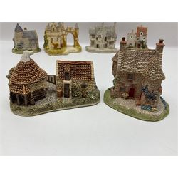 Seventeen Lilliput Lane models from the Scottish Collection, to include Glenlockie Lodge, Edzell Summer House, Ladybank Lodge, etc, all models with original boxes 