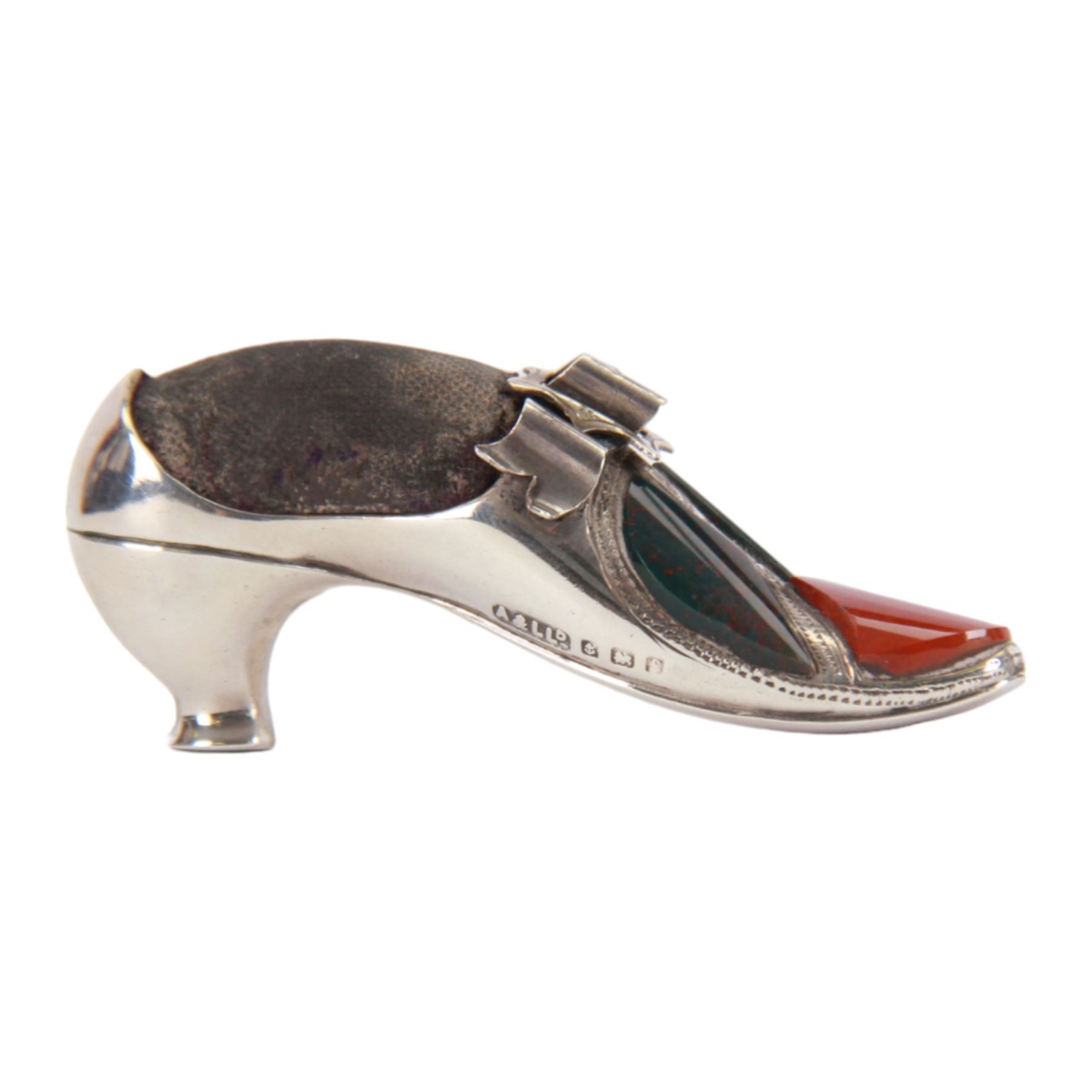 Edwardian silver novelty pin cushion, modelled as a buckled shoe set with Scottish hardstones, hallmarked Adie & Lovekin Ltd, Birmingham 1905, L6.5cm