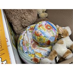 Ginger jar and cover the bulbous shaped body decorated with flowers and figures, various teddy bears, Cluedo and other vintage board games, toys, diecast model vehicles etc