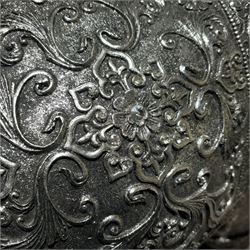 Composite figure of an indian elephant, with a silvered finish, H60cm, L80cm