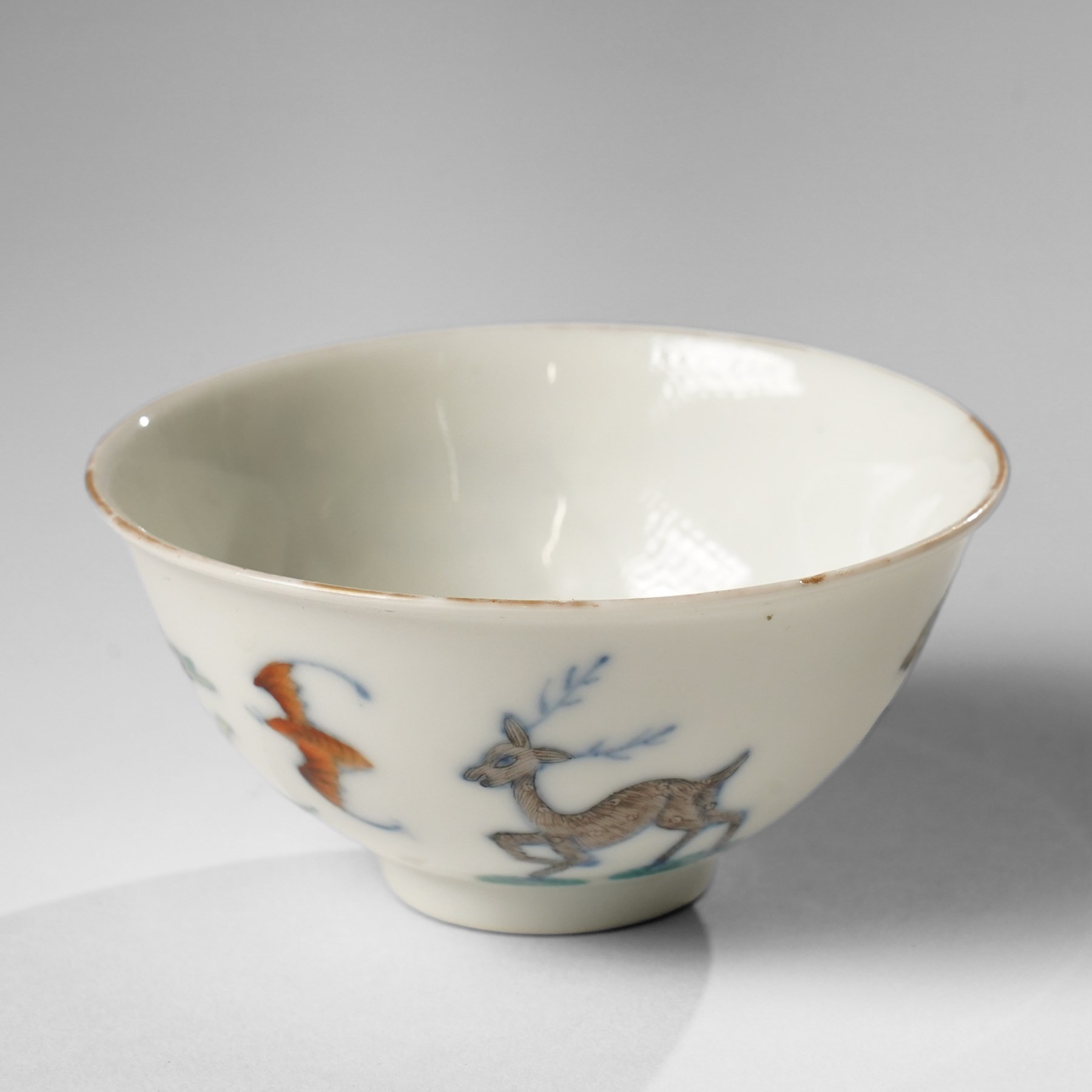 Chinese tea bowl painted with bats and deer, six character Guangxu mark to base, D9.5cm H5cm