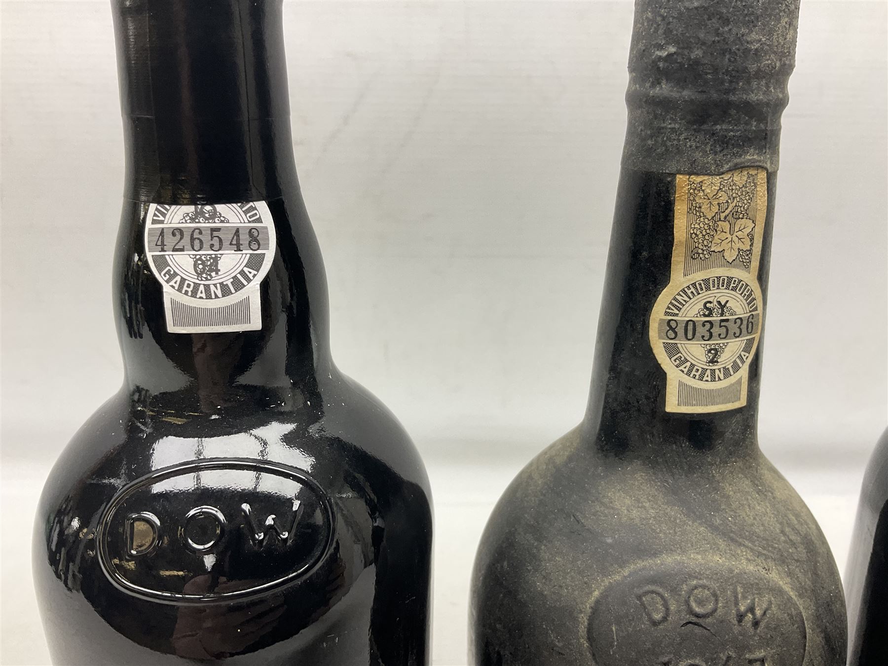 Dow's vintage port, comprising the years 1963 and two 2007, various contents and proof (3)