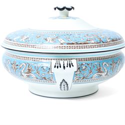 Extensive Wedgwood Turquoise Florentine part service tea, dinner and coffee service for six covers comprising six dinner plates, six dessert plates, six soup bowls and stands, pair of vegetable dishes and covers, gravy boat ad stand, oval meat plates, six tea cups and saucers, six coffee cans and saucers, six tea plates, teapot, coffee pot, sucrier and cover, sugar bowl, milk and cream jugs and cake plate, 72 pieces