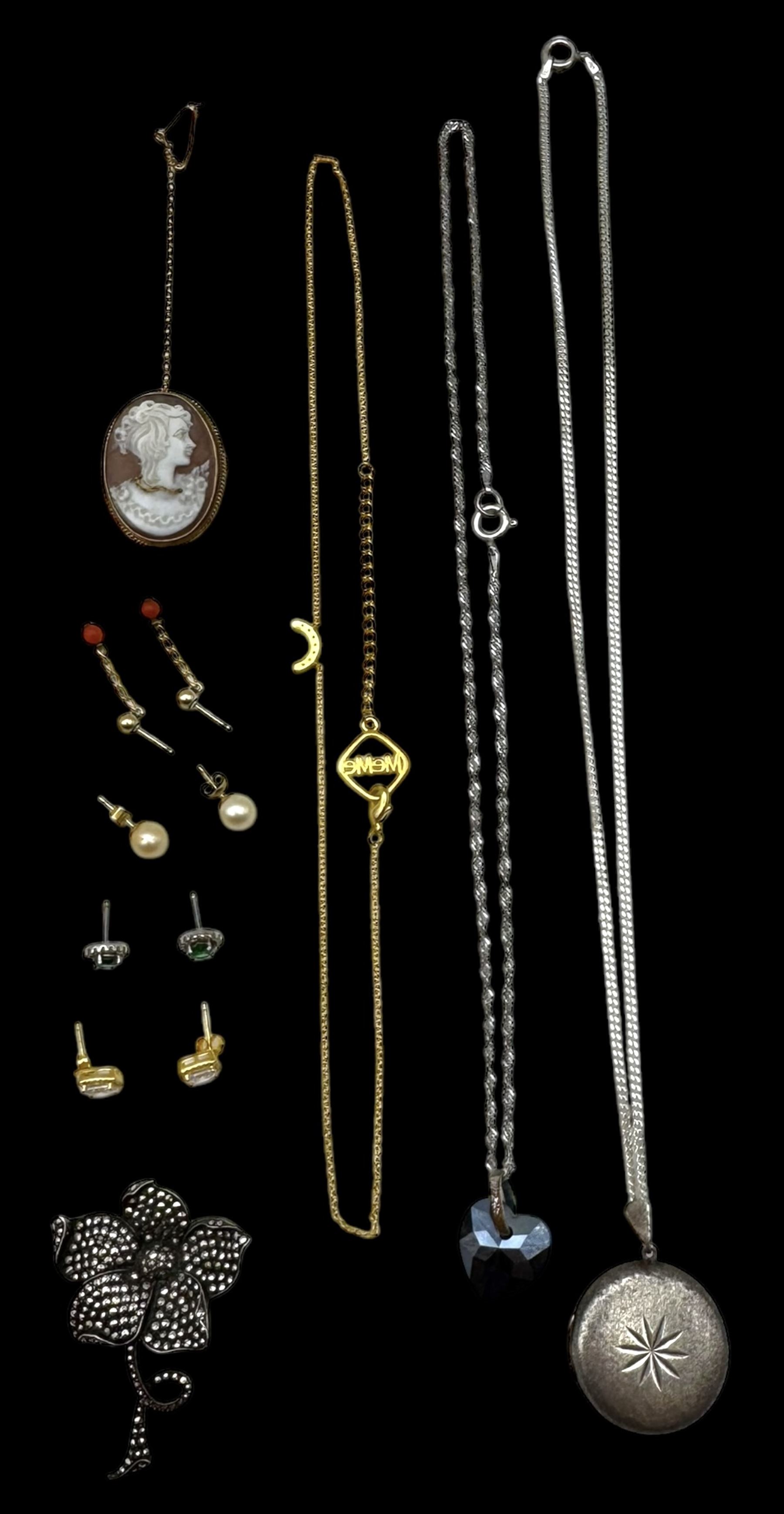 9ct gold cameo brooch, hallmarked, silver jewellery including brooch and earrings and a collection of costume jewellery