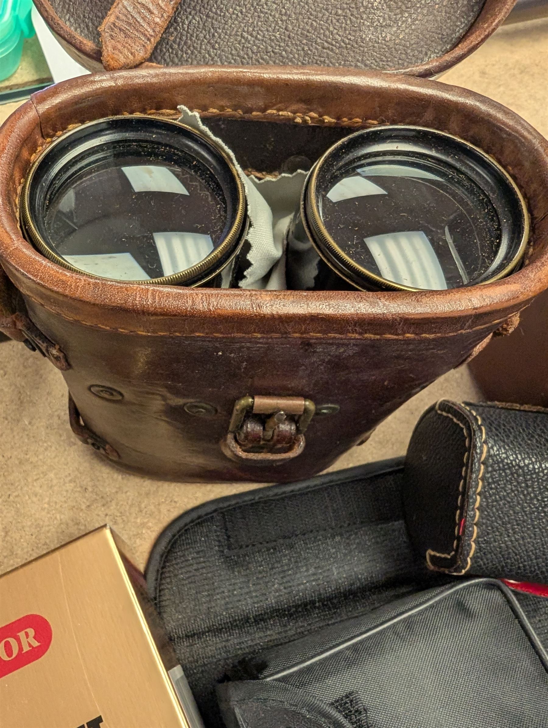 Two Services pocket watches, pair of Auriol Zoom binoculars 10-30 x 60, Sunagor Mini-Pocket binoculars, all boxed, Russian Baigish 8 x 30 binoculars, Oregon 4 binoculars, other binoculars, Prinz Galaxy lens and a Leitz Wetzlar microscope