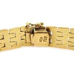  18ct gold fancy link chain bracelet stamped 750, approx 26.2gm  