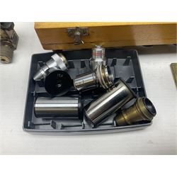 Large collection of microscope lenses, for various microscopes 