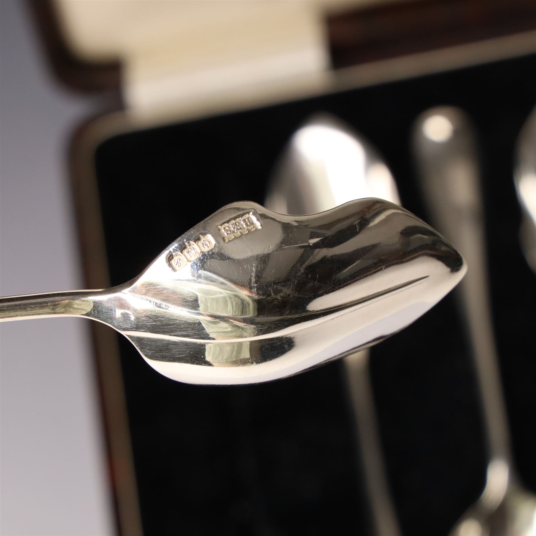 Set of six silver grapefruit spoons with shaped rat tail bowls, cased Birmingham 1928 Maker Brook & Son