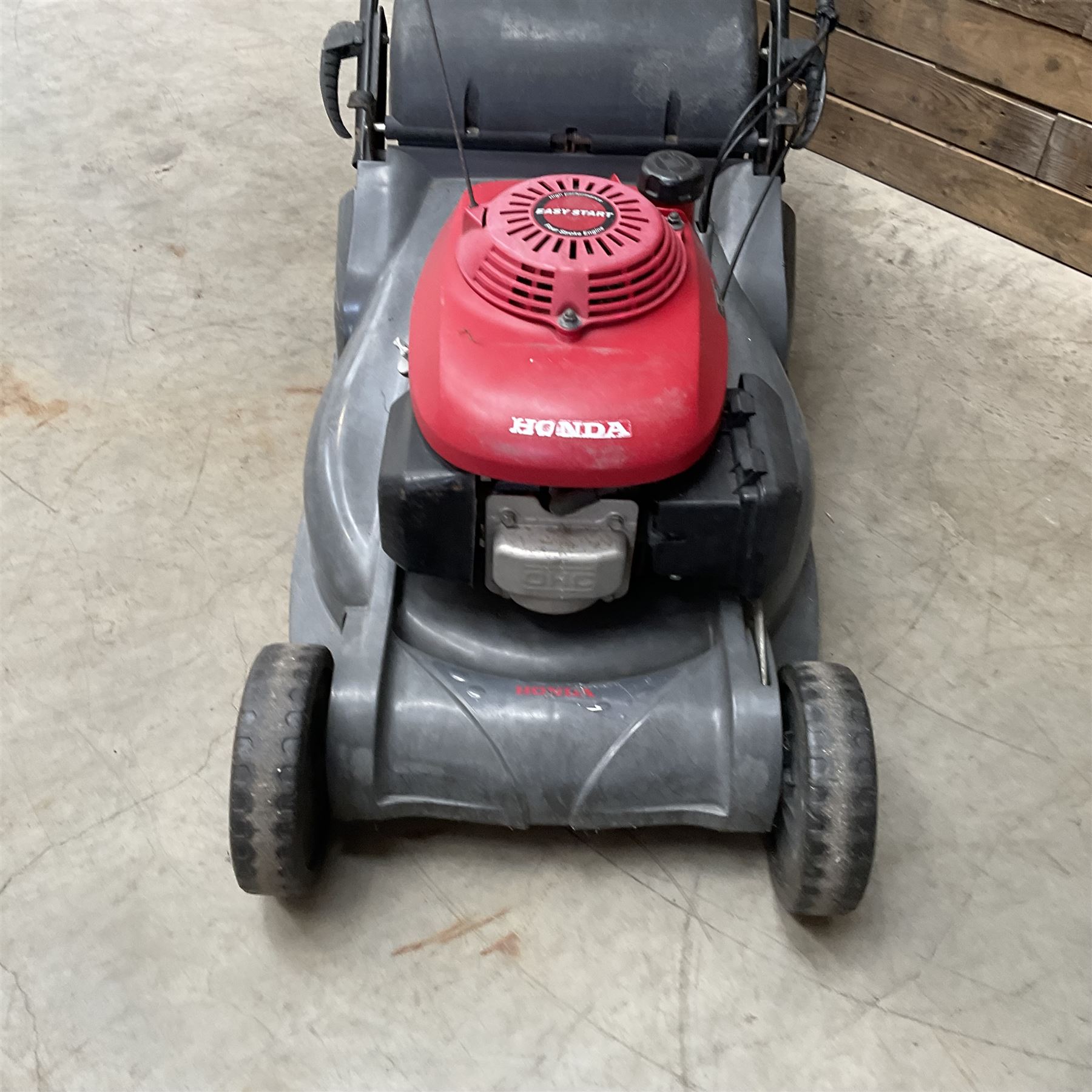 Honda Easy Start petrol lawn mower 