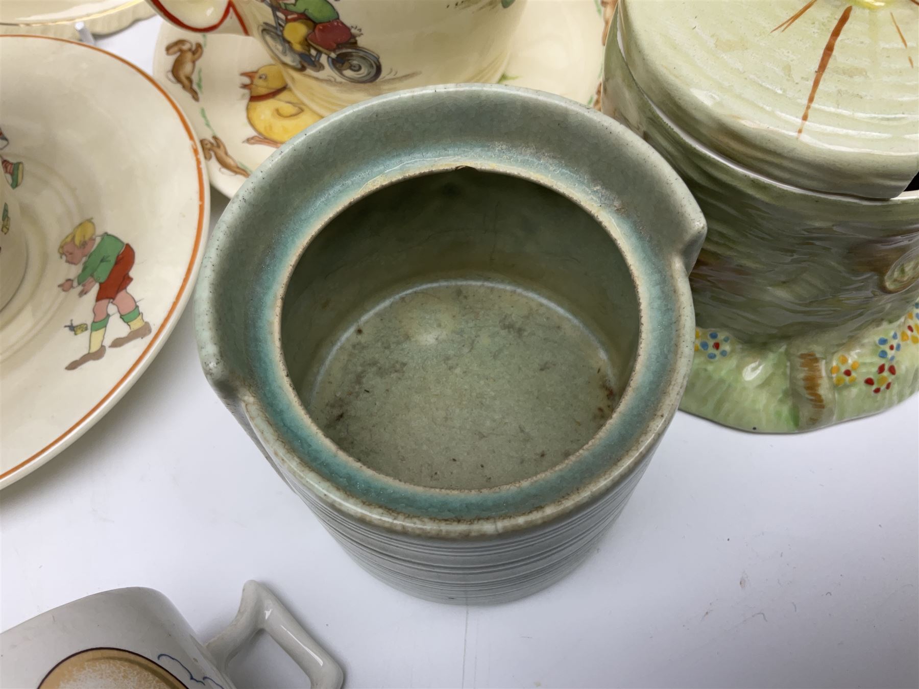 Roseville pine cone bowl, impressed 632-3