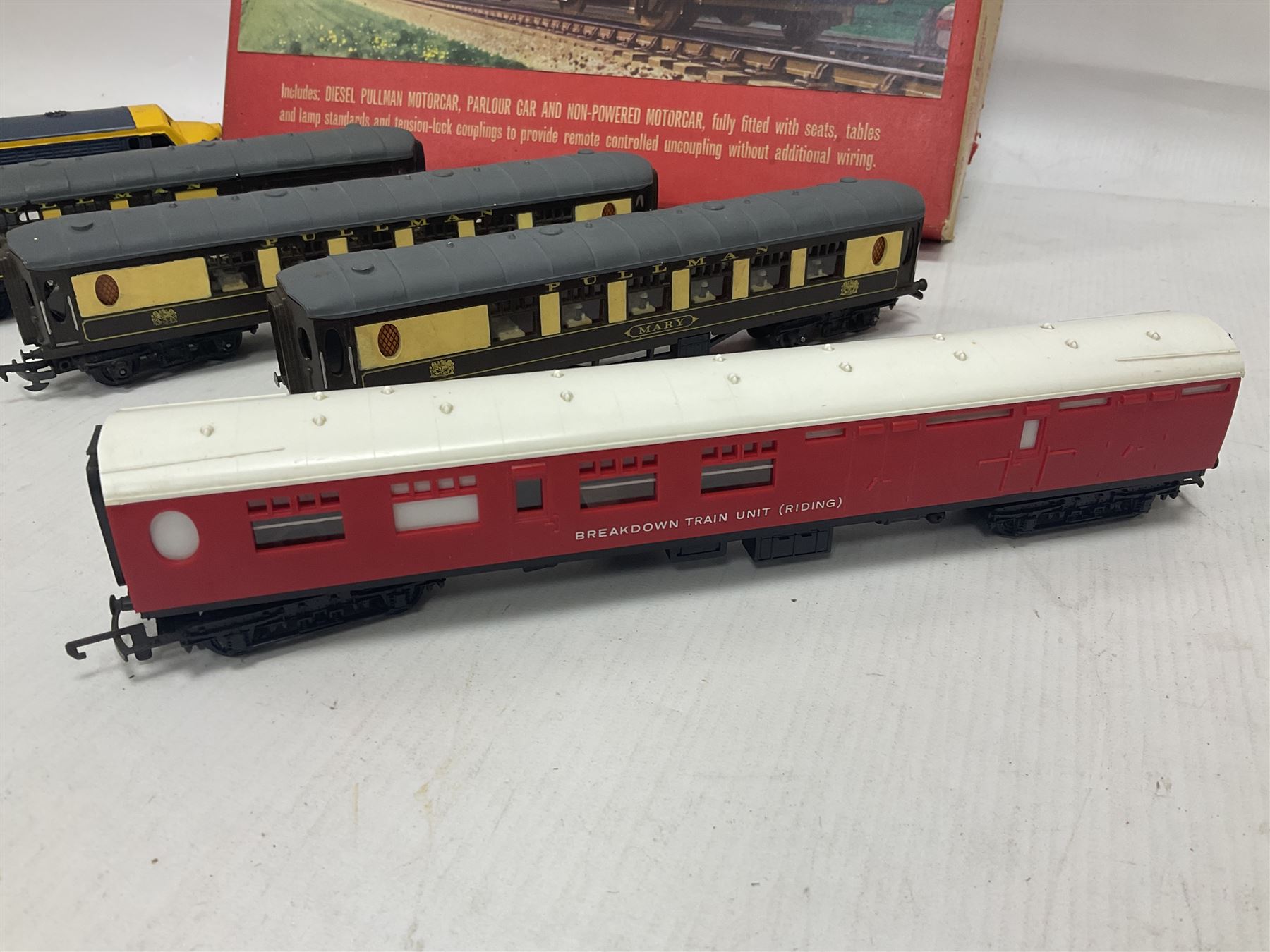 Hornby/Tri-Ang ‘00’ gauge - RS52 The Blue Pullman Electric Train Set comprising diesel pullman motorcar, parlour car and non-powered motorcar with a quantity of track; five further loose models comprising one diesel locomotive, three pullman coaches and one breakdown train unit (6) 