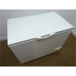  Electrolux EC 3206N chest freezer, W106cm, H86cm, D68cm (This item is PAT tested - 5 day warranty from date of sale)  