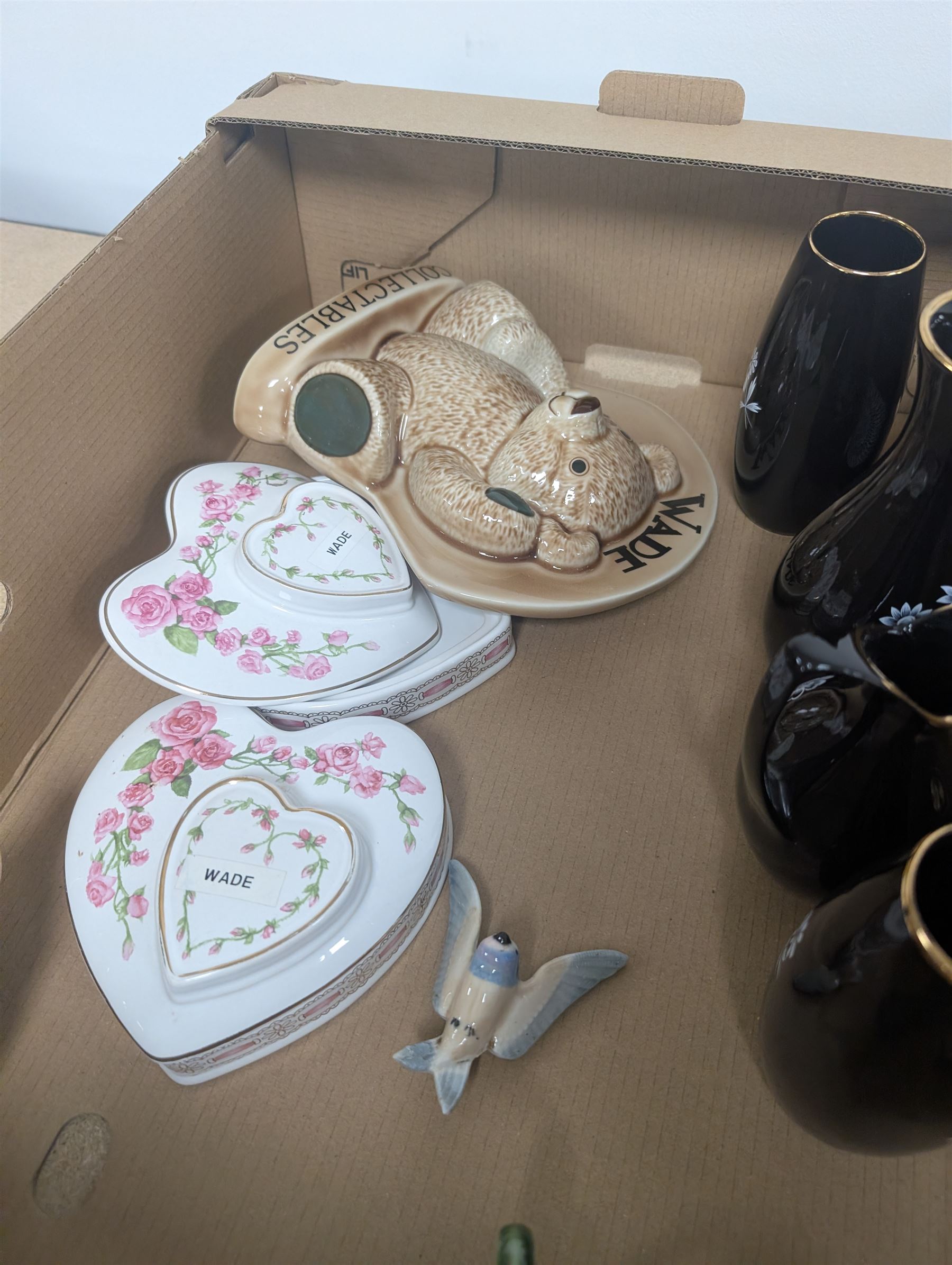 Wade ceramics, including Collectables Bears, animal figures, trinket boxes, vases etc