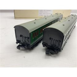Hornby Dublo - 2-rail two car BR(S) set comprising Class 501 Suburban Motor Coach No.S65326 and trailer coach No.S77511; both in later unassociated plain boxes (2)