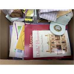 Del Prado Dolls House Step-by-Step Guide: Issues 1-110 (lacking 54,63,76,77 & 105); quantity of dolls house catalogues and booklets; and quantity of dolls house furniture and accessories
