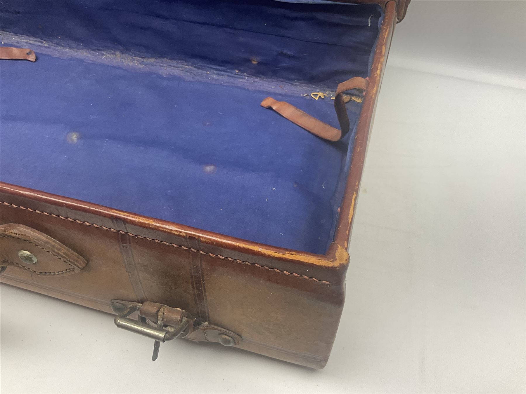 Late 19th/early 20th century stitched and studded leather portmanteau type suitcase with expanding lid and straps, L61cm