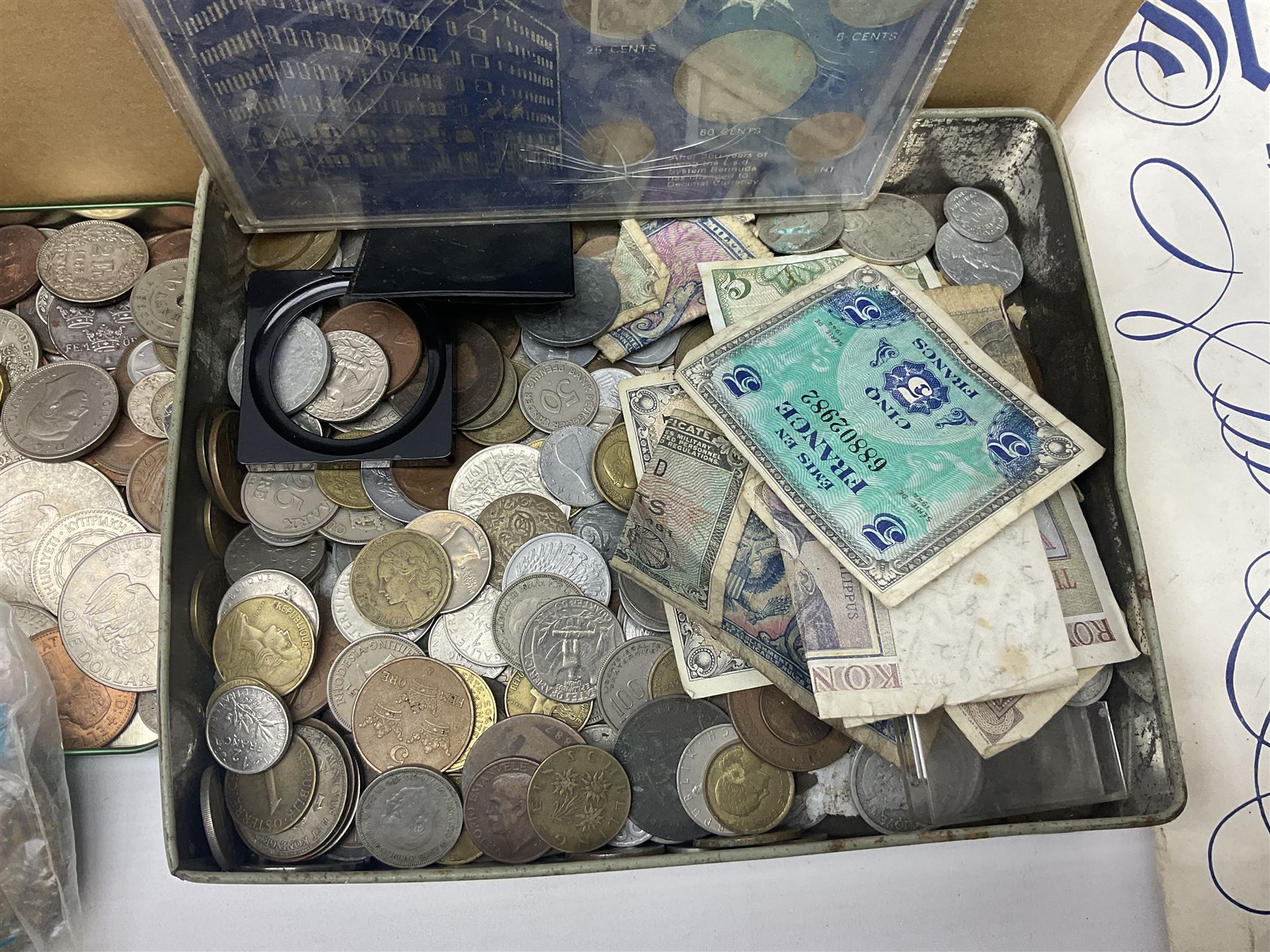 Great British and World coins, including a small number of pre 1920 silver coins, pre-decimal pennies, commemorative crowns, various part filled 'The London Mint Office' commemorative coin folders, Britain's First Decimal Coins sets in blue folders, pre-Euro coinage, United States of America coins etc
