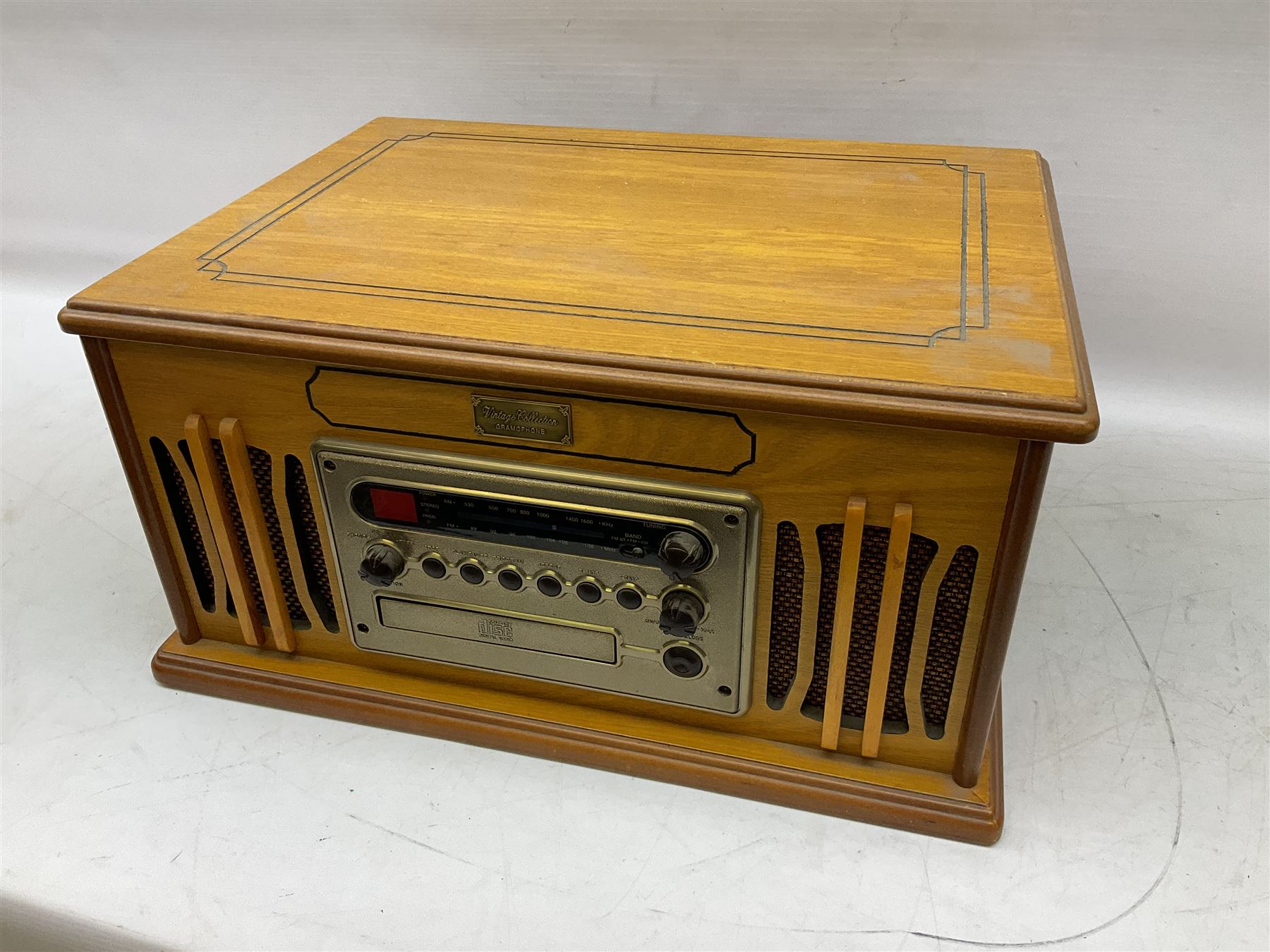 Vintage Collection Gramophone, model MT-GA05, record CD tape player AM/FM radio, W47cm H24cm 