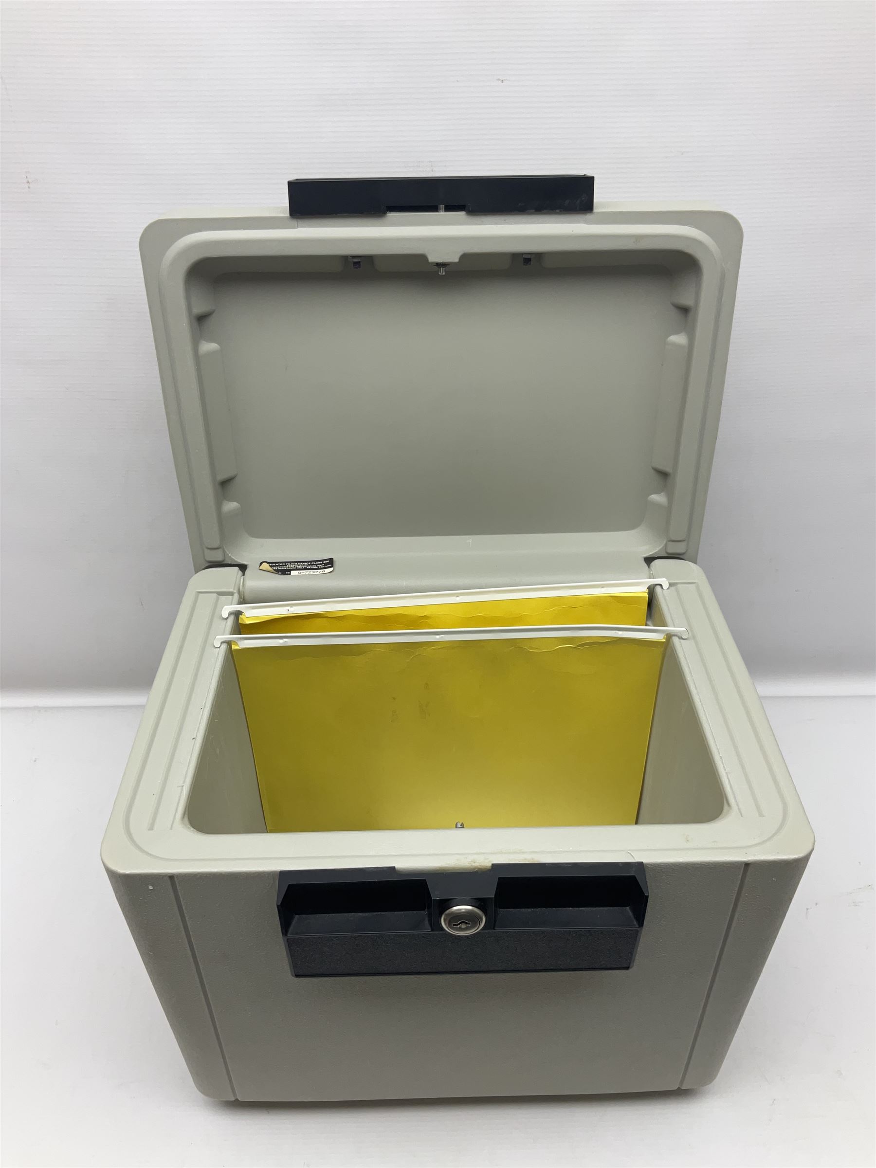 Sentry 1170 portable safe, with key, H34.5cm