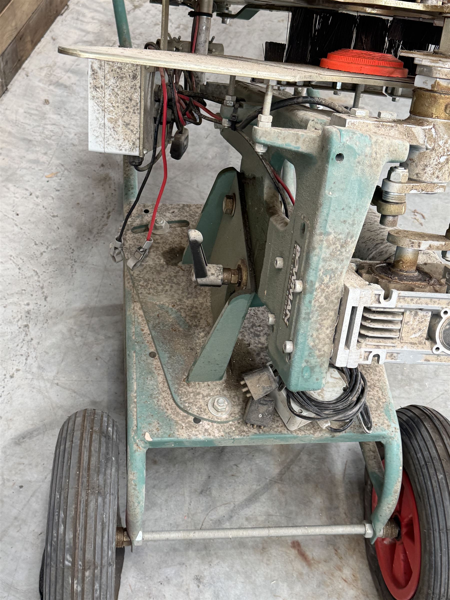 Bowman ten cassette electronic clay pigeon trap