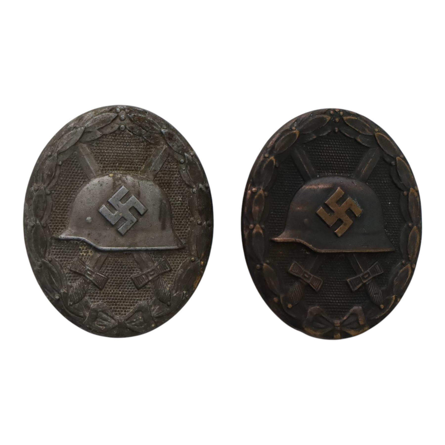 WWII two German Third Reich wound badges, H5cm 