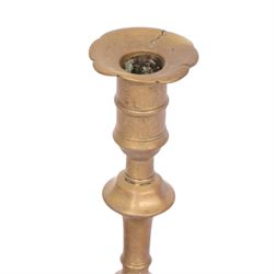 Pair of Edwardian English brass candlesticks with knop stem with petal base, H22cm