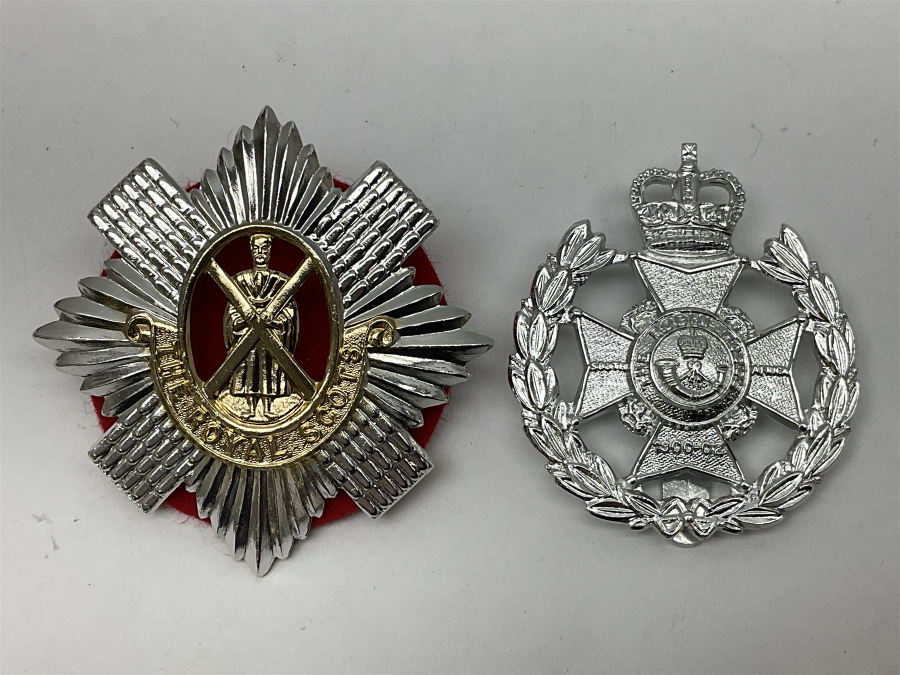 Military badges - approximately eighty predominantly staybrite glengarry, cap and collar badges and small quantity of plastic badges
