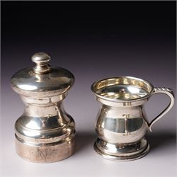 Small silver pepper mill H7cm London 1987,  small silver baluster measure, silver egg cup, two thimbles and a silver note clip