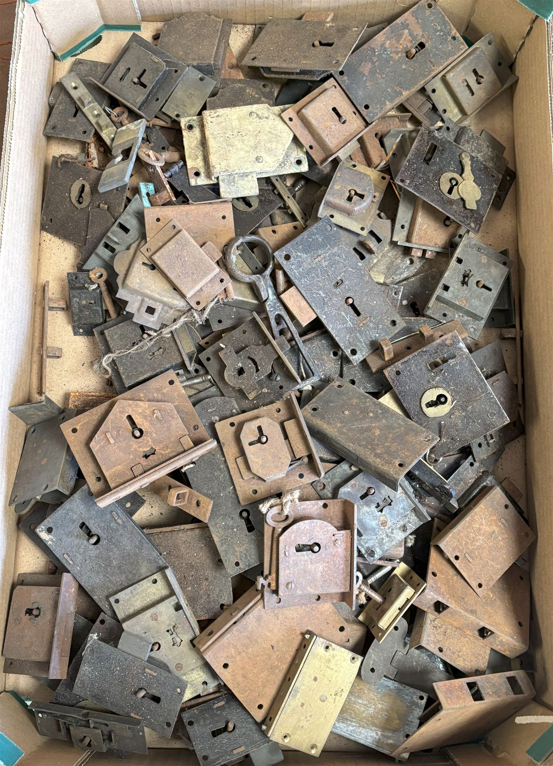 Over 100 early 20th century old new stock cabinet and trunk locks, mostly with original keys.  - COLLECTION BY APPOINTMENT FROM: The White House, Thirsk Road, Easingwold, York, YO61 3NF - CALL 01723 507111 TO ARRANGE