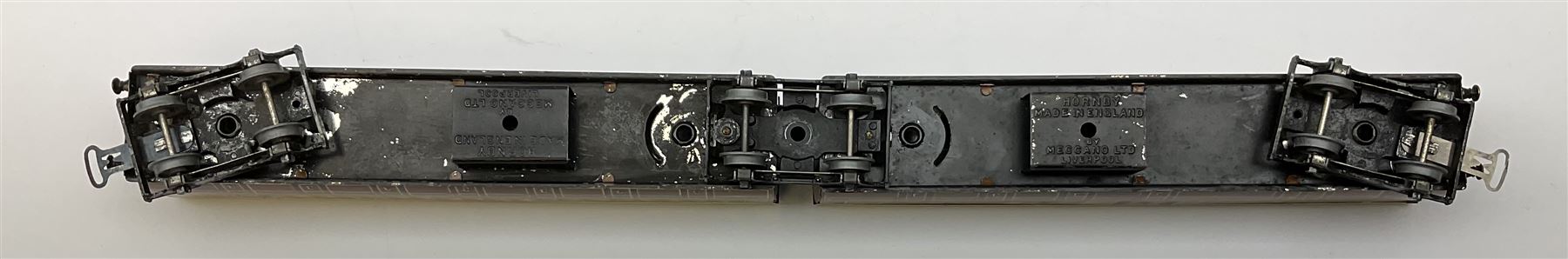 Hornby Dublo - pre-war D2 two-coach LNER articulated unit, all third class/brake third,  in reproduction box.