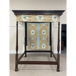 Early 20th century Chippendale style mahogany four poster bed, projecting dentil cornice with egg and dart mouldings and blind fretwork frieze, tapering reeded supports, with bed base