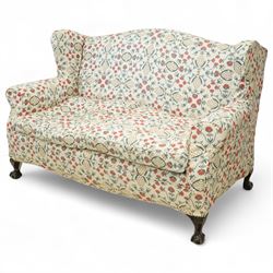Early 20th century Arts and Crafts two-seat sofa, with upright square back and flared arms...