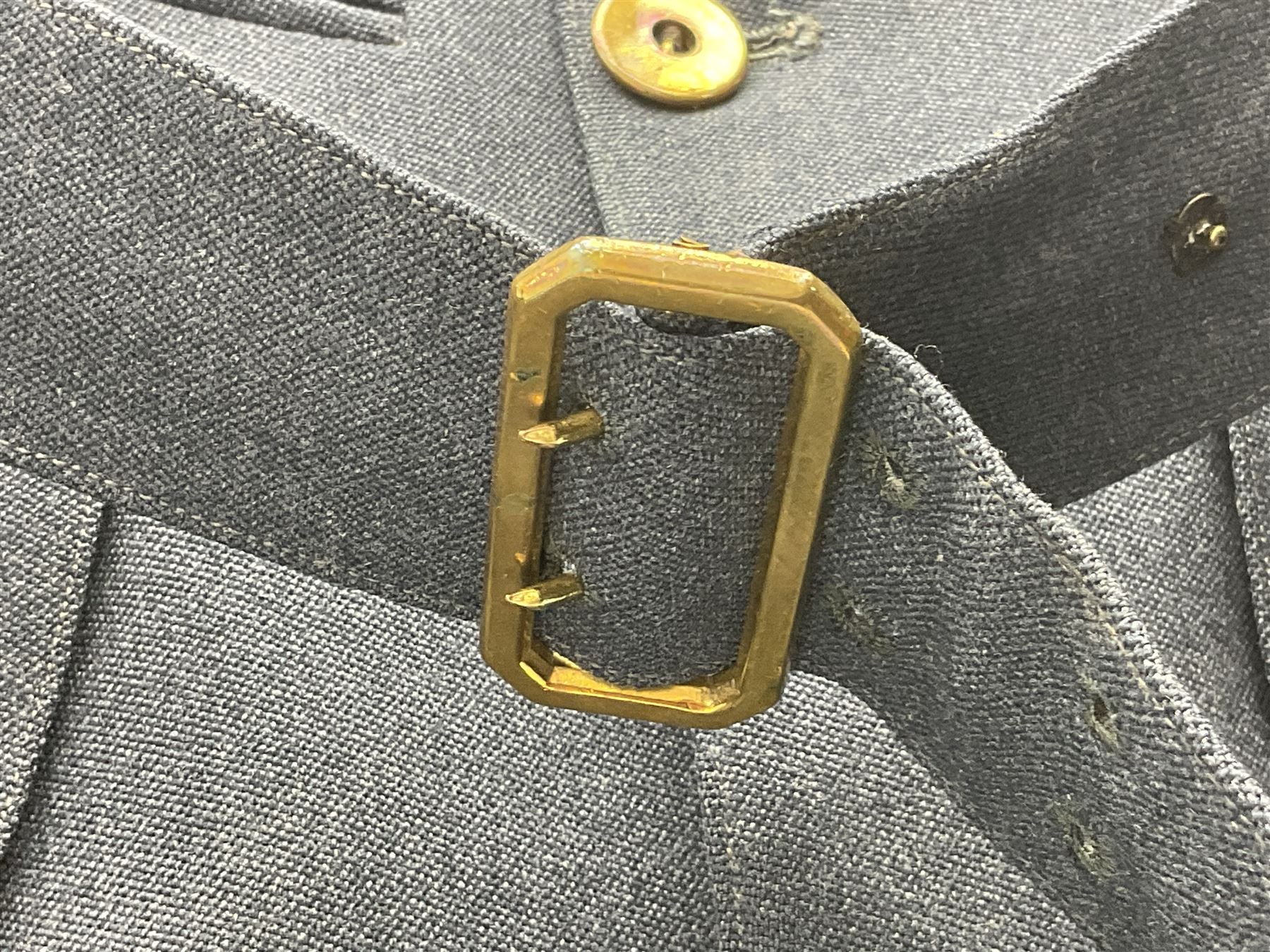 RAF pilot officer's tunic, bears Gieves label 'W.L. Dumble C/68/11406 L/6/51'